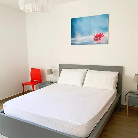 Conero-alba Al Mare-bilocale E Corte-stella * Porto Potenza Picena