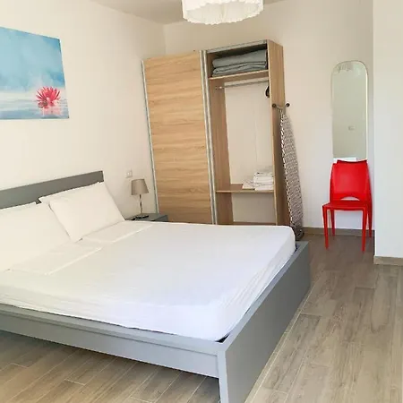 Conero-alba Al Mare-bilocale E Corte-stella * Porto Potenza Picena