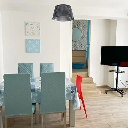 Conero-alba Al Mare-bilocale E Corte-stella