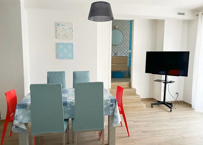 Conero-alba Al Mare-bilocale E Corte-stella