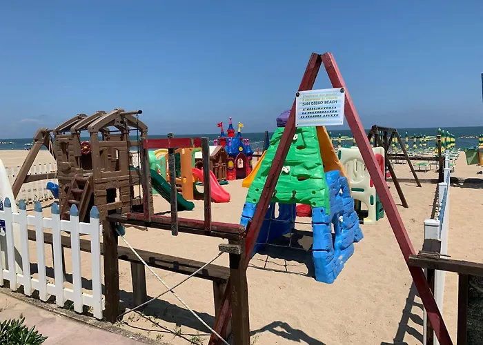 Conero-alba Al Mare-bilocale E Corte-stella * Porto Potenza Picena